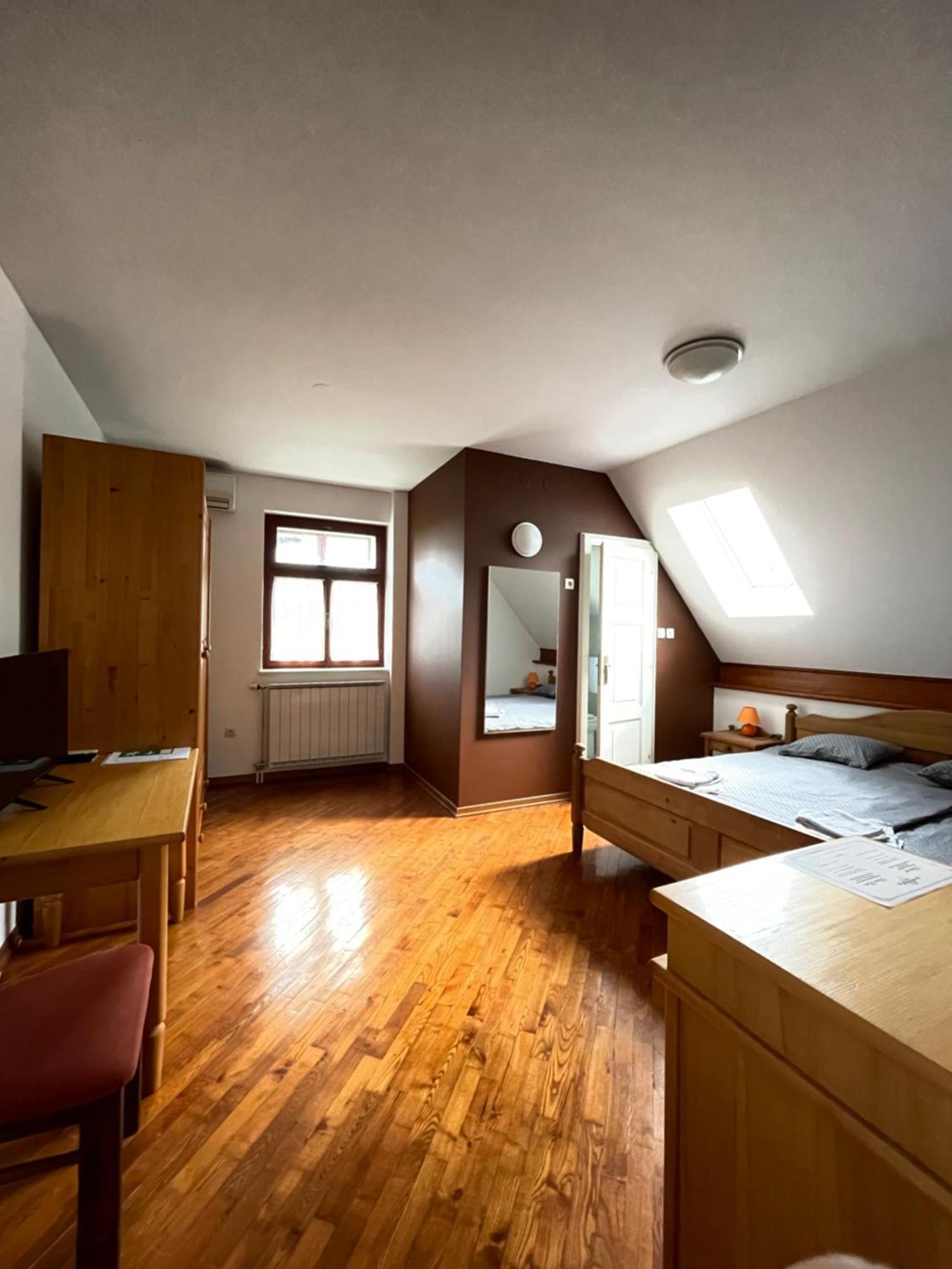 Gostisce Barbara Hotel Idrija Exterior photo